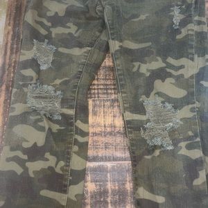 Judy blue camo distressed jeans straight leg